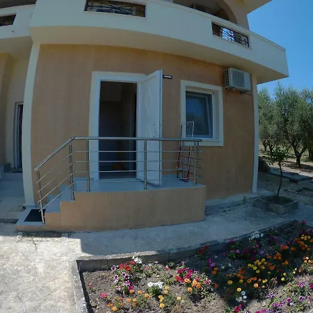 Irina Casa de Campo *